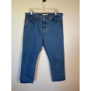 Levi's | Regular Wash Button Fly Wedgie Straight Cropped Denim Jean Size 32